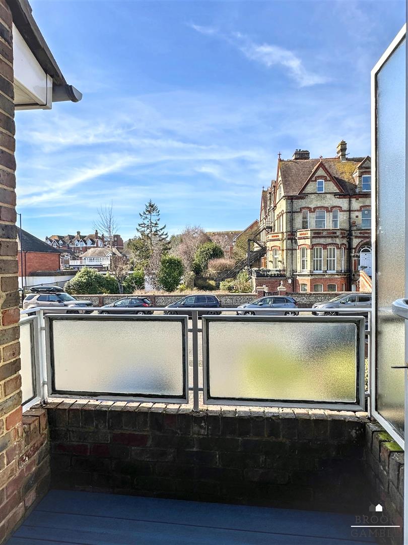 3 Bedroom House. Grassington Road in Eastbourne,  15
